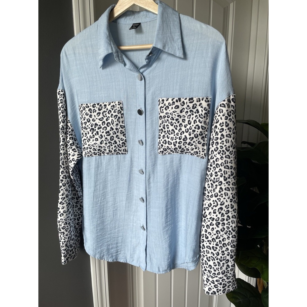 Emery Rose | Animal Print Leopard | Button Blouse |Light Blue | L/S | Size M